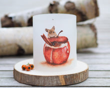 Laden Sie das Bild in den Galerie-Viewer, Windlicht Tischdeko "Maus mit Bratapfel"