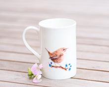 Laden Sie das Bild in den Galerie-Viewer, Porzellantasse "Kleiner Zaunkönig"