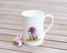Laden Sie das Bild in den Galerie-Viewer, Tasse aus Porzellan "Wolliges Schaf"