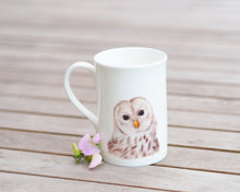 Laden Sie das Bild in den Galerie-Viewer, Tasse aus Porzellan "Zarte Eule"