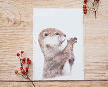 Laden Sie das Bild in den Galerie-Viewer, Kunstdruck / gedruckte Karte mit niedlichem Otter auf feinstem Cotton-Papier