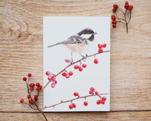 Laden Sie das Bild in den Galerie-Viewer, Kunstdruck / gedruckte Karte mit kleiner Tannenmeise und Beeren auf feinstem Cotton-Papier