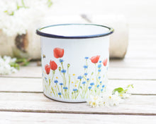 Laden Sie das Bild in den Galerie-Viewer, Emailletasse "Schöne Mohnwiese"
