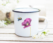 Laden Sie das Bild in den Galerie-Viewer, Emailletasse mit schönstem Tier- oder Blumenmotiv, liebevoll gestaltet im Vintagelook