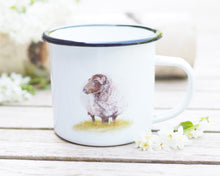 Laden Sie das Bild in den Galerie-Viewer, Emailletasse "Gemütliches Schaf"