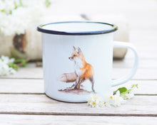 Laden Sie das Bild in den Galerie-Viewer, Emailletasse mit schönstem Tier- oder Blumenmotiv, liebevoll gestaltet im Vintagelook Fuchs