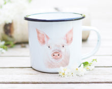 Laden Sie das Bild in den Galerie-Viewer, Emailletasse mit schönstem Tier- oder Blumenmotiv, liebevoll gestaltet im Vintagelook Schwein
