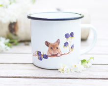 Laden Sie das Bild in den Galerie-Viewer, Emailletasse mit schönstem Tier- oder Blumenmotiv, liebevoll gestaltet im Vintagelook