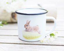 Laden Sie das Bild in den Galerie-Viewer, Emailletasse "Hoppelhäschen"