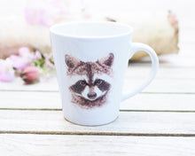 Laden Sie das Bild in den Galerie-Viewer, Feine, konische Tasse "Niedlicher Waschi"