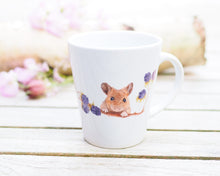 Laden Sie das Bild in den Galerie-Viewer, Konische Tasse "Maus mit Brombeeren"