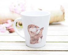 Laden Sie das Bild in den Galerie-Viewer, Konische Tasse "Niedlicher Otter"