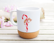 Laden Sie das Bild in den Galerie-Viewer, Große Tasse mit Korkboden "Maus mit Zuckerstange"