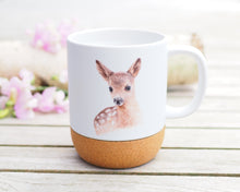 Laden Sie das Bild in den Galerie-Viewer, Große Tasse mit Korkboden "Niedliches Rehkitz"