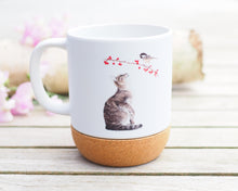 Laden Sie das Bild in den Galerie-Viewer, Große Tasse mit Korkboden "Freche Katze"