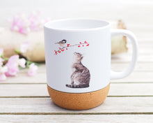 Laden Sie das Bild in den Galerie-Viewer, Große Tasse mit Korkboden "Freche Katze"
