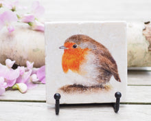 Laden Sie das Bild in den Galerie-Viewer, Antikmarmor-Fliese mit handgezeichnetem Tier- oder Blumenmotiv, dekorativ und einzigartig