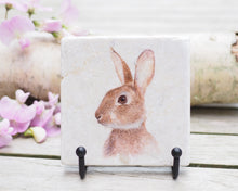 Laden Sie das Bild in den Galerie-Viewer, Antikmarmor-Fliese mit handgezeichnetem Tier- oder Blumenmotiv, dekorativ und einzigartig