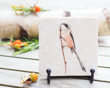 Laden Sie das Bild in den Galerie-Viewer, Antikmarmor-Fliese mit handgezeichnetem Tier- oder Blumenmotiv, dekorativ und einzigartig