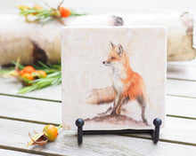 Laden Sie das Bild in den Galerie-Viewer, Antikmarmor-Fliese mit handgezeichnetem Tier- oder Blumenmotiv, dekorativ und einzigartig