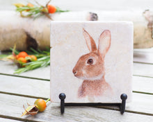 Laden Sie das Bild in den Galerie-Viewer, Antikmarmor-Fliese mit handgezeichnetem Tier- oder Blumenmotiv, dekorativ und einzigartig