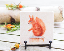 Laden Sie das Bild in den Galerie-Viewer, Antikmarmor-Fliese mit handgezeichnetem Tier- oder Blumenmotiv, dekorativ und einzigartig