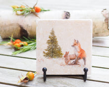 Laden Sie das Bild in den Galerie-Viewer, Antikmarmor-Fliese mit handgezeichnetem Tier- oder Blumenmotiv, dekorativ und einzigartig