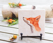 Laden Sie das Bild in den Galerie-Viewer, Antikmarmor-Fliese mit handgezeichnetem Tier- oder Blumenmotiv, dekorativ und einzigartig