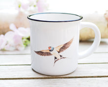 Laden Sie das Bild in den Galerie-Viewer, Emailletasse mit Tier- oder Blumenmotiv, liebevoll gestaltet im Vintagelook