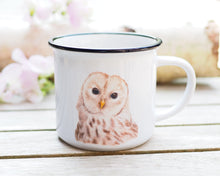 Laden Sie das Bild in den Galerie-Viewer, Keramiktasse mit Rand in Vintageoptik "Weise Eule"