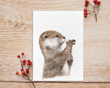 Laden Sie das Bild in den Galerie-Viewer, Postkarte mit kleinem Otter