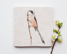 Laden Sie das Bild in den Galerie-Viewer, Bild auf Stein "Feine Schwanzmeise"