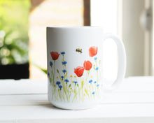 Laden Sie das Bild in den Galerie-Viewer, Große Teetasse "Mohnblumenwiese"