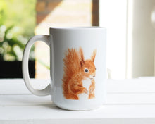 Laden Sie das Bild in den Galerie-Viewer, Große Teetasse "Quirliges Eichhörnchen"