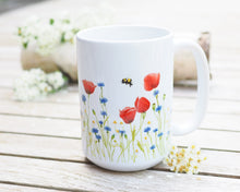 Laden Sie das Bild in den Galerie-Viewer, Große Teetasse "Mohnblumenwiese"