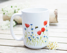Laden Sie das Bild in den Galerie-Viewer, Große Teetasse "Mohnblumenwiese"