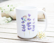 Laden Sie das Bild in den Galerie-Viewer, Große Teetasse "Lavendel mit Schmetterling"
