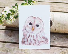 Laden Sie das Bild in den Galerie-Viewer, Kunstdruck / gedruckte Karte mit weiser Eule auf feinstem Cotton-Papier