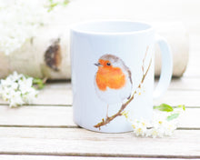 Laden Sie das Bild in den Galerie-Viewer, Feine Keramiktasse " Rotkehlchen im Frühling"