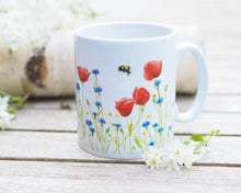 Laden Sie das Bild in den Galerie-Viewer, Feine Keramiktasse " Mohnwiese"