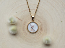 Laden Sie das Bild in den Galerie-Viewer, Kette mit Anhänger "Feines Rehkitz", Edelstahlfassung, gold- oder silberfarben