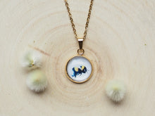 Laden Sie das Bild in den Galerie-Viewer, Kette mit Anhänger "Pummelige Hummel", Edelstahlfassung, gold- oder silberfarben