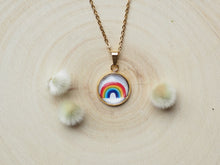 Laden Sie das Bild in den Galerie-Viewer, Kette mit Anhänger "Regenbogen", Edelstahlfassung, gold- oder silberfarben