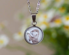 Laden Sie das Bild in den Galerie-Viewer, Kette mit Anhänger "Niedlicher Otter", Edelstahlfassung, gold- oder silberfarben