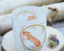 Laden Sie das Bild in den Galerie-Viewer, Zartes Windlicht aus Papier mit weihnachtlichem Motiv Maus, stimmungsvolles Licht für Zuhause