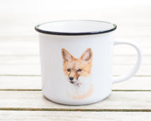 Laden Sie das Bild in den Galerie-Viewer, Keramiktasse mit Rand in Vintageoptik "Kleiner Fuchs"