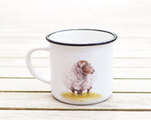 Laden Sie das Bild in den Galerie-Viewer, Keramiktasse mit Rand in Vintageoptik "Wolliges Schaf"