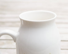 Laden Sie das Bild in den Galerie-Viewer, Milchkännchen/Vase "Kleine Sommerwiese"