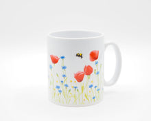 Laden Sie das Bild in den Galerie-Viewer, Feine Keramiktasse " Mohnwiese"