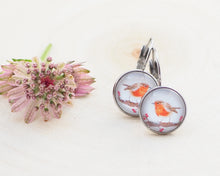 Laden Sie das Bild in den Galerie-Viewer, Leichte Ohrringe mit Miniatur-Tier- oder Blumenmotiv, handgefertigt aus Edelstahl und Cabochon